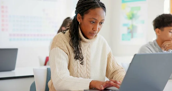 Girl Students Laptop Classroom Knowledge Creativity Connection Typing Learning African — Stock Photo, Image