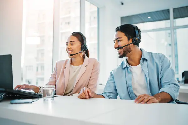 Call center, training with manager and help, laptop and support with CRM process, customer service and telecom. Working together, team and coaching with people in office, telemarketing and advice.