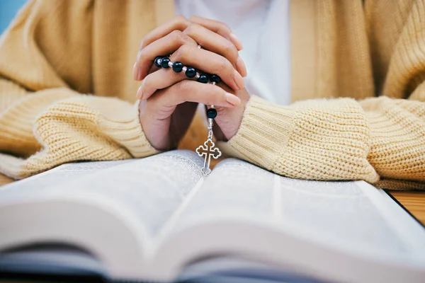 Bible Rosary Hands Woman Prayer Studying Religion Desk Home Christian — Stock Photo, Image