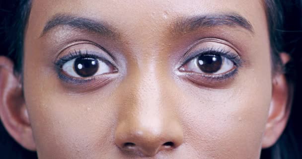 Ögonsekvens Kvinnligt Ansikte Och Makeup Närbild Studio För Skönhet Kosmetika — Stockvideo