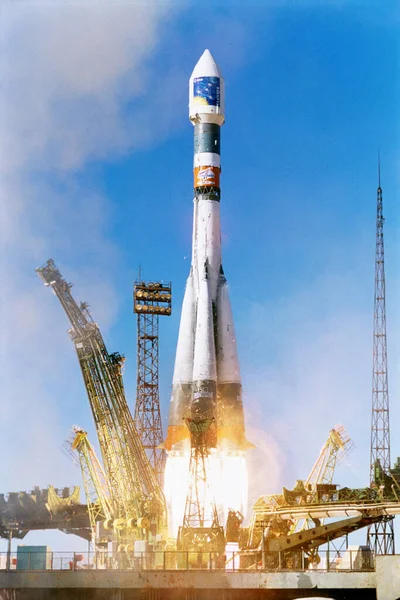Start Rakiety Niebo Podróże Misji Kosmicznej Badań Eksploracji Odkrywania Kosmosie — Zdjęcie stockowe