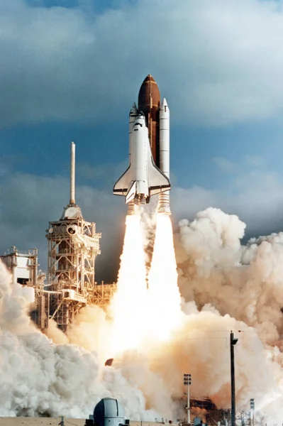 Lançamento Naves Espaciais Nuvem Poeira Viagens Missão Espacial Pesquisa Exploração — Fotografia de Stock