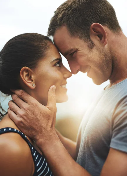 Testa Sorriso Casal Feliz Encontro Livre Com Lealdade Para Compromisso — Fotografia de Stock