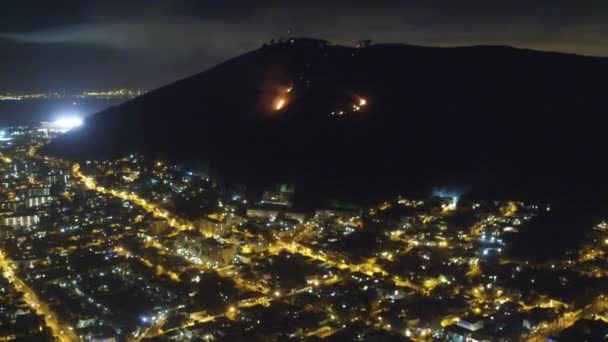 Nsansız Hava Aracı Orman Yangını Şehirde Gece Alevler Tehlike Kuraklık — Stok video