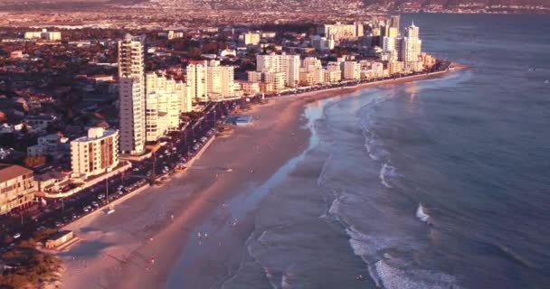 Drone Plajă Sau Oraș Zgârie Nori Sau Peisaj Din New — Videoclip de stoc