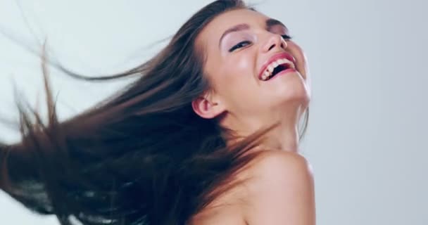 Обличчя Догляд Волоссям Жінка Посмішкою Лікуванням Текстурою Красою Білому Фоні — стокове відео