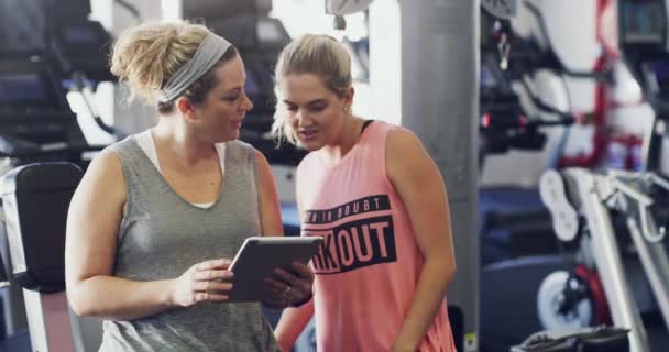 Groupe Femmes Gym Fitness Tablette Pour Progression Entraînement Perdre Poids — Video