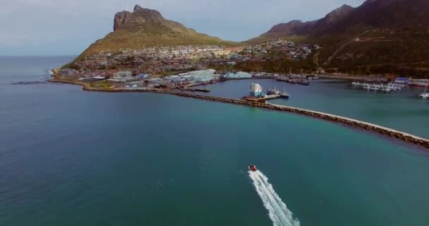 Drone Barco Mar Por Las Montañas Para Vacaciones Vacaciones Paisaje — Vídeos de Stock