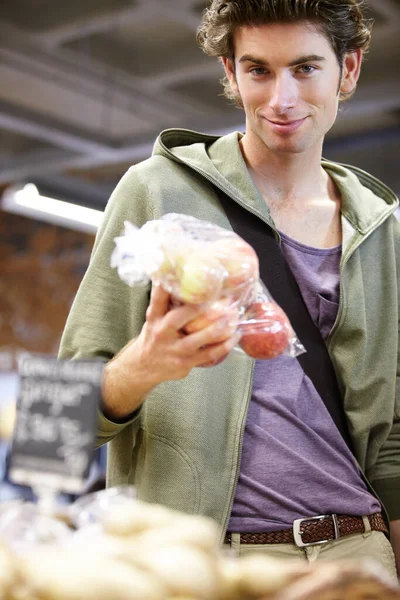 Retrato Hombre Compras Frutas Comestibles Productos Frescos Supermercado Tienda Minorista —  Fotos de Stock