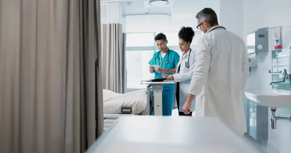 Gezondheidszorg Ziekenhuis Een Medisch Team Van Artsen Controleren Van Een — Stockfoto