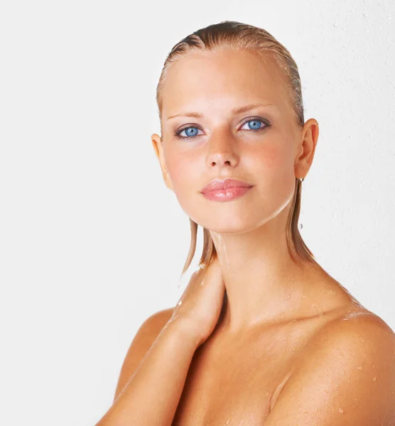 Ducha Belleza Retrato Mujer Sobre Fondo Blanco Para Bienestar Aseo —  Fotos de Stock