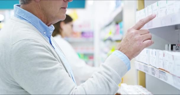 Pharmacie Client Homme Par Étagère Pour Médecine Rechercher Des Produits — Video