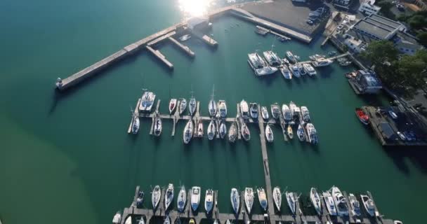 Puerto Mar Barco Con Dron Ciudad Para Viajes Transporte Turismo — Vídeos de Stock