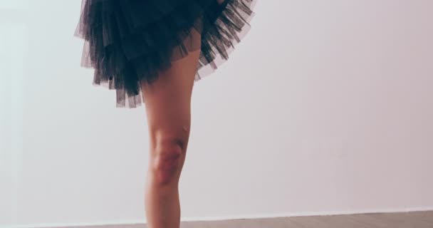 Ballet Dançarino Alongamento Pernas Classe Pensando Treinamento Exercício Equilíbrio Sobre — Vídeo de Stock