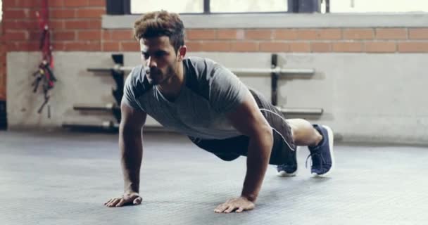 Tělocvična Podlahové Cvičení Nebo Muž Dělá Push Sportovní Fitness Nebo — Stock video