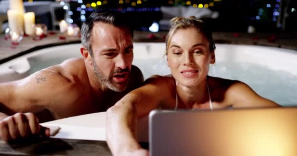 Laptop Selfie Hot Tub Happy Couple Pose Relax Enjoy Fun — Stock Video
