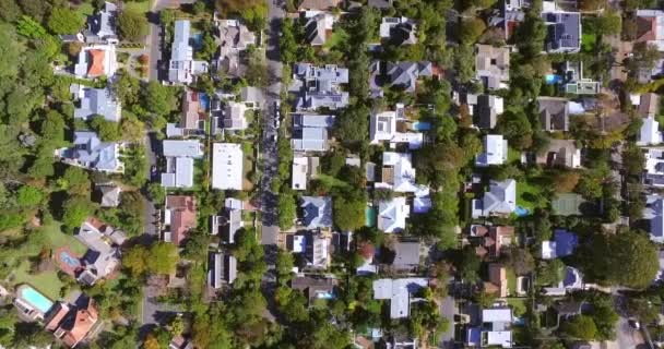 Drone Talot Katto Kaupunki Naapuruston Tai Kaupunkien Kehittämiseen Kiinteistöjen Omaisuuden — kuvapankkivideo