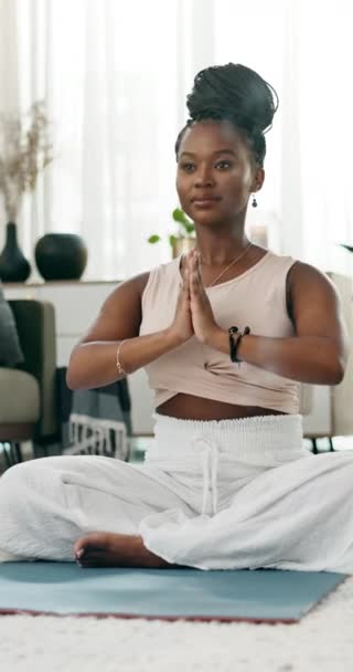 Йога Дихання Або Чорна Жінка Молитовній Медитації Домашній Студії Здоров — стокове відео
