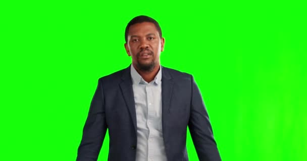 Geschäftsmann Achselzuckend Und Verwirrt Auf Grünem Bildschirm Für Schlechte Nachrichten — Stockvideo