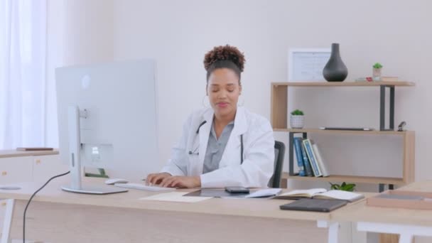 Online Communication Woman Doctor Phone Call Her Desk Modern Office — Stock Video