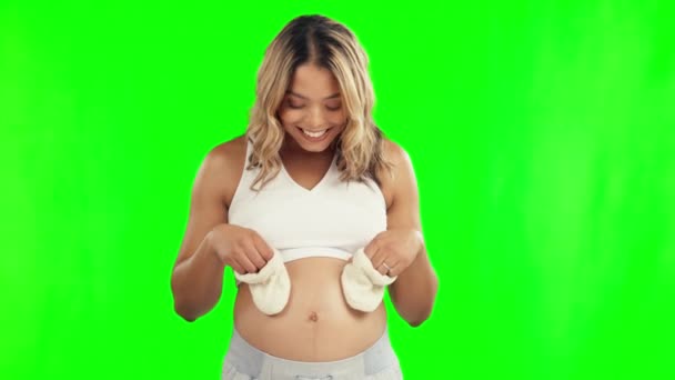 Baby Socks Playing Pregnant Woman Green Screen Belly Growth Development — Stock Video