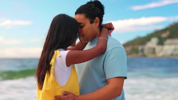 Wakacje Uścisk Para Miłości Plaża Podróże Wysokiej Jakości Czasu Zaangażowania — Wideo stockowe