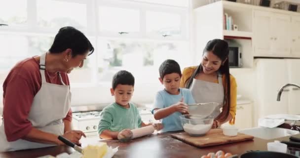 Nonna Madre Figli Che Cucinano Cucina Come Una Famiglia Felice — Video Stock