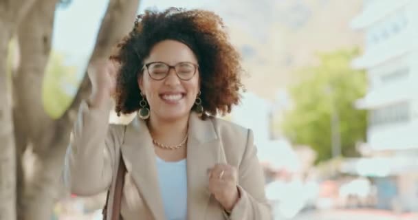 Wow Ganador Una Feliz Mujer Negocios Animando Una Promoción Meta — Vídeos de Stock