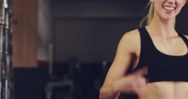 Fitness Viso Donna Con Segno Dondolo Palestra Allenamento Motivazione Routine — Video Stock