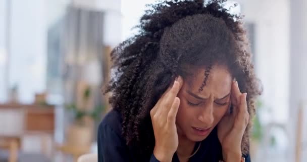Ψυχική Υγεία Γυναίκα Πονοκέφαλο Και Άγχος Στο Γραφείο Της Ένα — Αρχείο Βίντεο