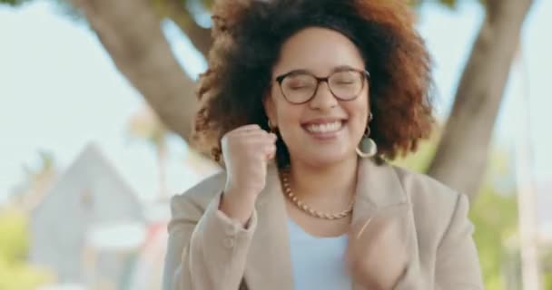 Wow Ganador Una Mujer Negocios Emocionada Animando Una Promoción Meta — Vídeos de Stock