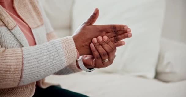 Masszázs Kéz Fájdalom Ízületi Gyulladás Beteg Vagy Betegség Otthoni Nappaliban — Stock videók