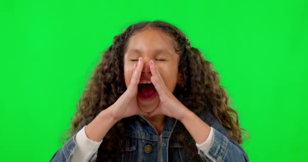 绿色的屏幕 哇和女孩的叫喊 公告和小孩在工作室的背景 女童或模特的尖叫 兴奋和疯狂的情绪 吵闹和与新闻或信息的交流 — 图库视频影像