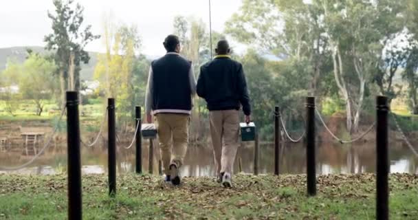 Men Friends Walking Lake Fishing Back Nature Woods Vacation Together — стокове відео