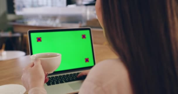 Frau Laptop Und Green Screen Trinken Kaffee Café Für Online — Stockvideo