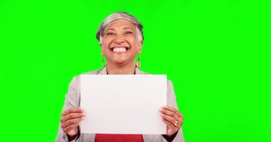 Poster modeli, yeşil ekran ve iş sunumu, reklam ve duyuru için kadın yüzü. Mutlu yönetici, profesyonel ya da Hintli üst düzey kişi stüdyo arka planında yer alan.
