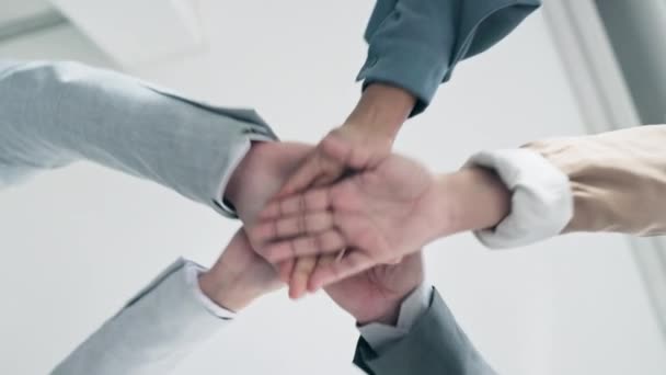 Ruce Ruce Obchodníci Cíl Úřadu Týmovou Tvorbou Motivací Nízkého Úhlu — Stock video