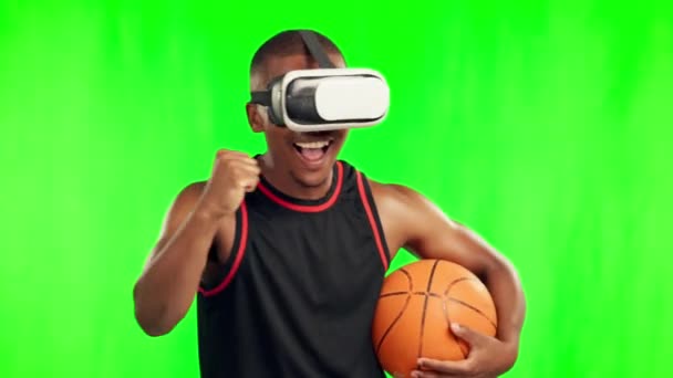 Африканский Мужчина Баскетбол Спортивный Праздник Студии Сюрприза Победы Видео Фистом — стоковое видео