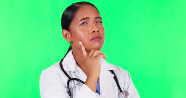 Γιατρός Γυναίκα Σκέψης Και Λύση Στην Πράσινη Οθόνη Για Τις — Αρχείο Βίντεο