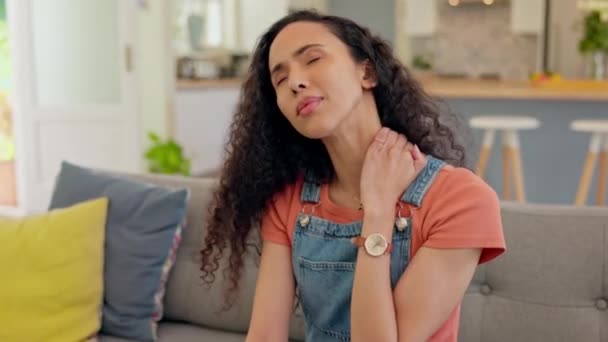 Szyja Ból Stres Kobiety Domu Kanapie Masażu Stawów Ryzyko Zapalenia — Wideo stockowe