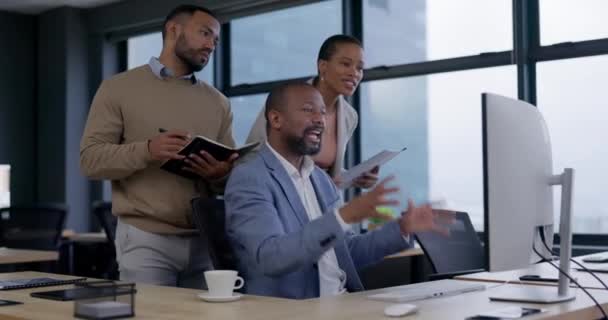 Business Man Computer Team Conversazione Mentore Con Ricerca Digitale Lavoro — Video Stock
