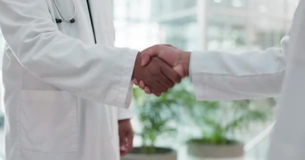 Trabalho Equipe Saúde Médicos Apertando Mãos Hospital Para Parabéns Promoção — Vídeo de Stock