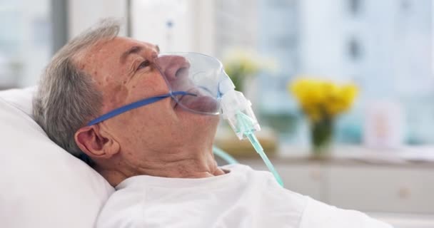 Mascarilla Oxígeno Hospital Hombre Mayor Con Ventilación Apoyo Sanitario Una — Vídeos de Stock