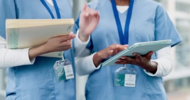 Sonuçlar Analizler Veya Klinikteki Sağlık Sorunları Için Ellerinizi Doktorlarınızı Raporunuzu — Stok video
