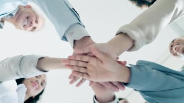 Zakenmensen Handen Bij Elkaar Ontmoeten Elkaar Teambuilding Voor Motivatie Doelen — Stockvideo