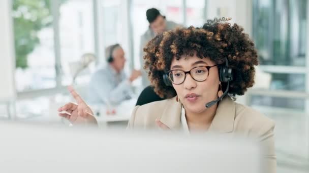 Çağrı Merkezi Müşteri Hizmetleri Kadın Bilgisayarda Yardım Tavsiye Danışmanlık Için — Stok video