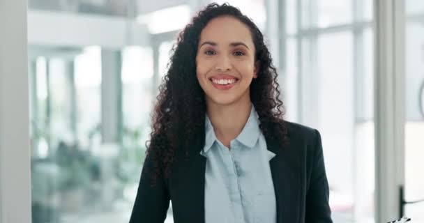 Negocios Mujer Carrera Con Cara Feliz Con Confianza Abogado Empresa — Vídeo de stock