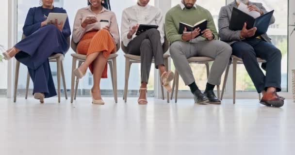 Rekrutacja Zatrudnianie Rozmowa Kwalifikacyjna Obuwiem Biznesmenów Poczekalni Spotkanie Różnorodność Możliwości — Wideo stockowe