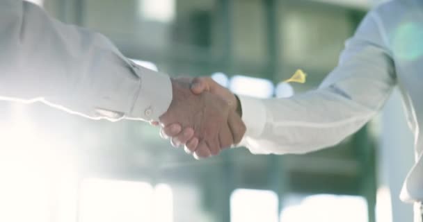 Nahaufnahme Geschäftsleute Und Mitarbeiter Mit Handschlag Partnerschaft Und Zusammenarbeit Mit — Stockvideo