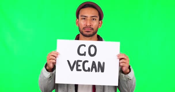 绿色屏幕 抗议和男人用素食海报来宣传或支持有意识消费的标志 青年或生态战士的活跃分子 饮食和画像 带有变革板 — 图库视频影像